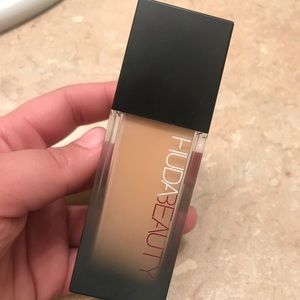 💕 HUDA beauty #Fauxfilter foundation